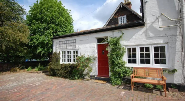 Moleside Cottage, Buchen Sie Ferienhaus Marden Kent