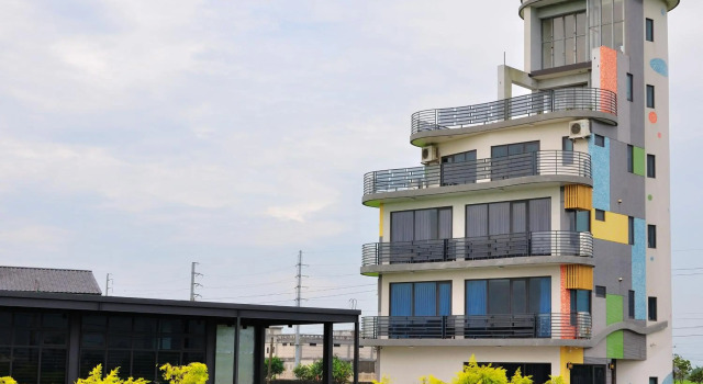 Qian Qian Riverside B&B