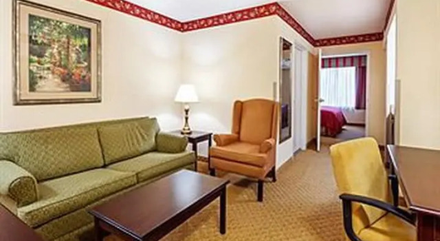 Одноместный люкс Country Inn & Suites By Radisson, Charleston North, SC