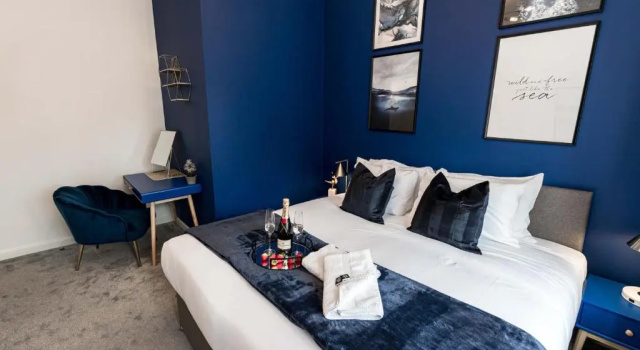 Lovely 2-Bedroom Flat with Parking , Free WiFi, Забронировать Отель Отели Дорсет с парковкой, Парковка