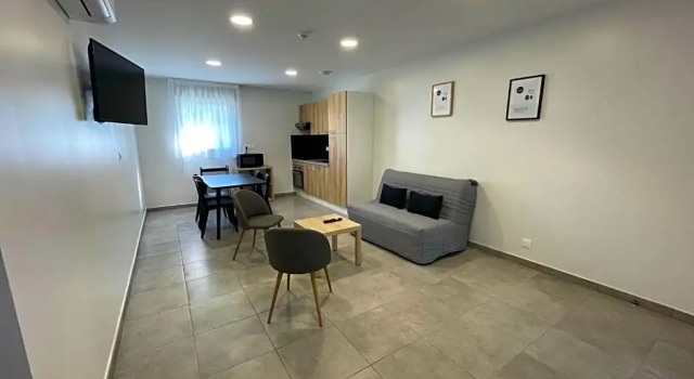 Апартаменты Brit Hotel Le Polder