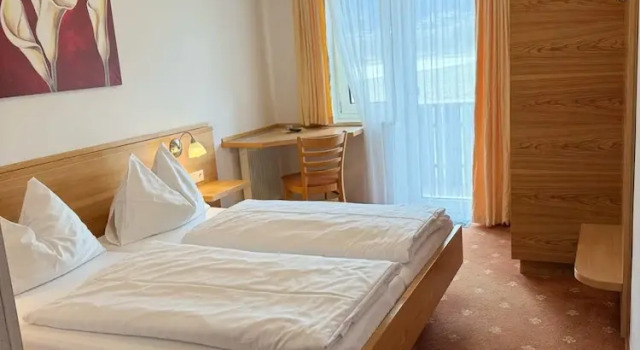Двухместный номер Economy c 1 комнатой с балконом и с видом на горы Pension Plattenhof
