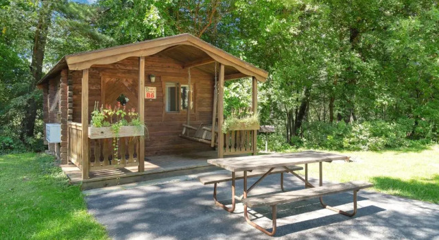 Бунгало Yogi Bears Jellystone Park Camp-Resort Wisconsin Dells