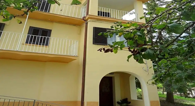 Villa Augusta, Prenota Villa Ville a Molise, Villa