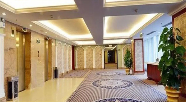 Vienna Hotel Xiangyang Zhongyuan Road