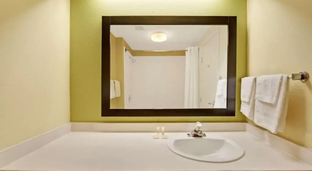 Номер Days Inn & Suites by Wyndham DeSoto