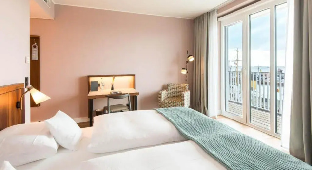 Двухместный номер Superior с балконом и с панорамным видом THE LIBERTY Hotel Bremerhaven BW Signature Collection