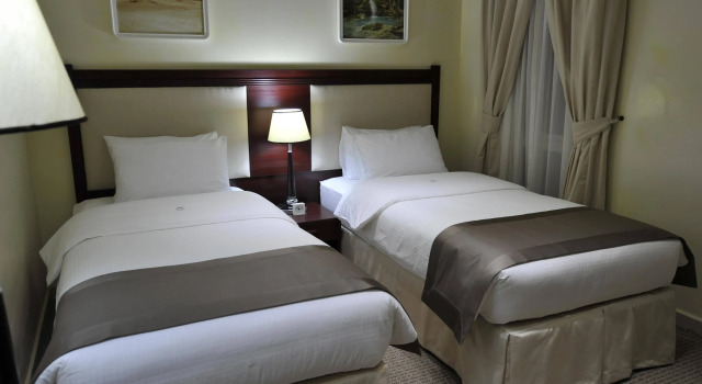 Oman Palm Hotel Suites, Book Hotel Hotels in Seeb with Parking, Parking