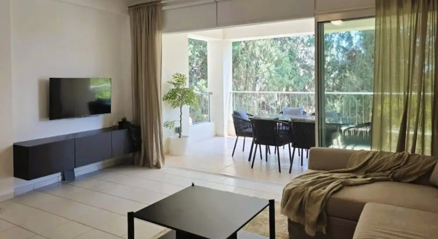 Pineview Heights by Staycom, Prenota Appartamento Paphos Paphos, vicino a Stelios Kyriakides Stadium