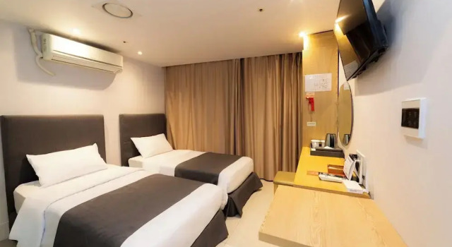 Четырёхместный номер Standard Hotel Cozy Myeongdong