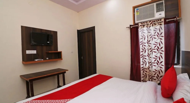 Oyo 23157 Grand Sudershan Hs