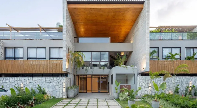 House w/ Pool and Barbecue Grill Sgt0000