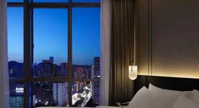 Люкс CNHOL Hotel (Guiyang Penshuichi Jiaxiulou)