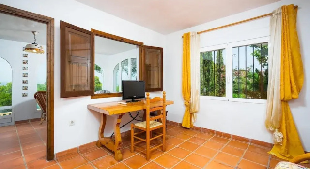 Comfortable 4-bed Villa With Panoramic Views