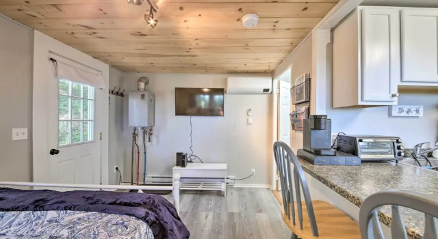 Lush Edgecomb Studio Cottage w/ Fire Table!, Reserva ahora Casa o chalet Edgecomb Maine