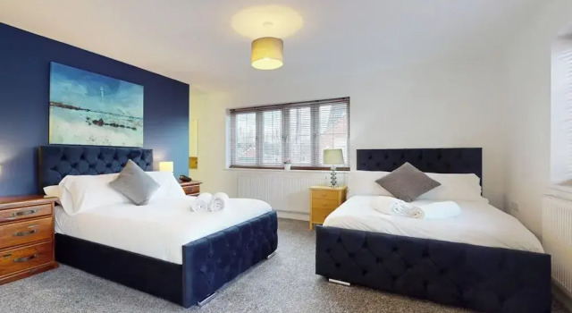 Коттедж 5-bedroom Home - Sleeps 16 - Ideal for Groups
