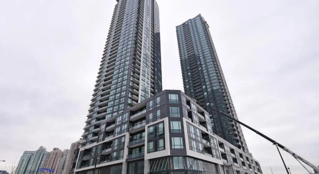 Royal Stays Furnished Apartments - Square One