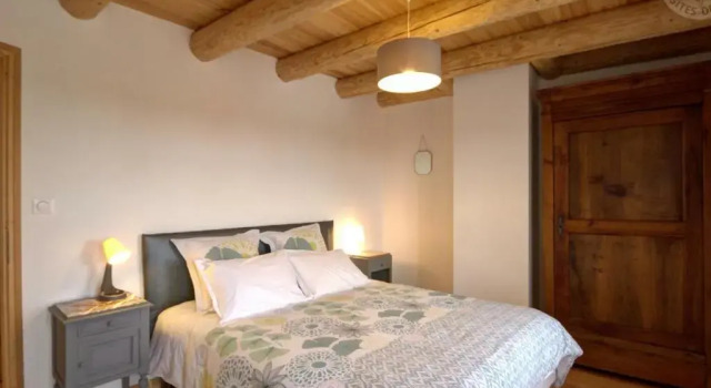 Maison de charme 6 pers, nature et randonnées - FR-1-496-206, Book Hotel L'Etrat Auvergne