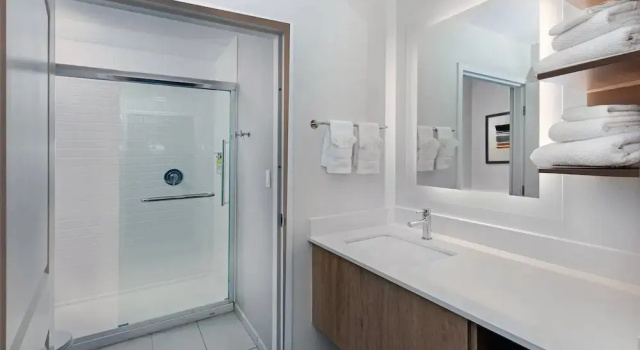 Четырёхместный люкс c 1 комнатой Staybridge Suites - Portland by IHG