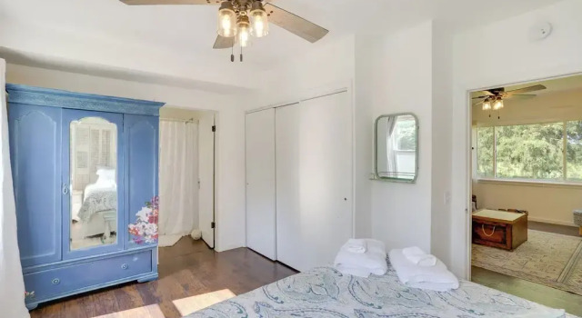 Коттедж с 3 комнатами South Haven Farmhouse w/ Fire Pit, 4 Mi to Beach