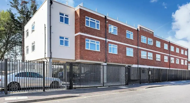 St Martins House Luxury Apts. Ruislip, Varaa Huoneisto Ruislip Hillingdon