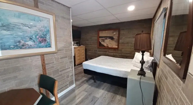 Номер Classic Falls Motel