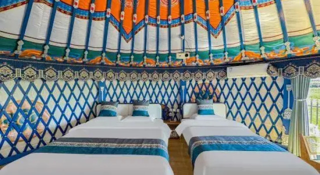 Семейный тент с видом на окрестности Erguna Never-Setting Sun Manor (Heishantou Town Branch)