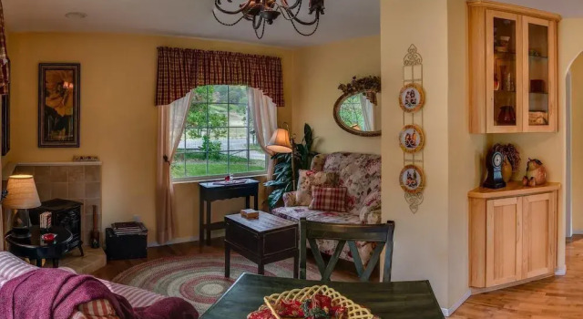 Romantic Rogue River Cottage ~ Near Del Rio Winery, 预订 度假屋 Rogue River Applegate Valley