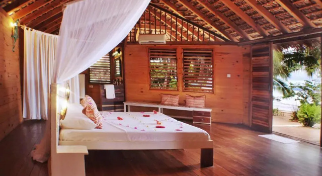 Бунгало рядом с пляжем Anjiamarango Beach Resort