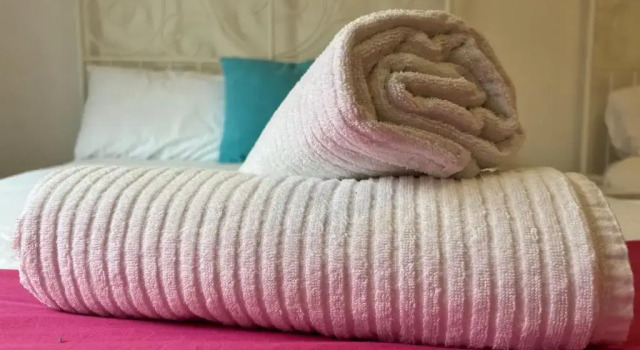 Love Island apartment 5 min walk from Blackpool tower sleeps 12, Забронировать Апартаменты/квартира Отели Блэкпул с парковкой, рядом с Конференц-центр Winter Gardens, Парковка