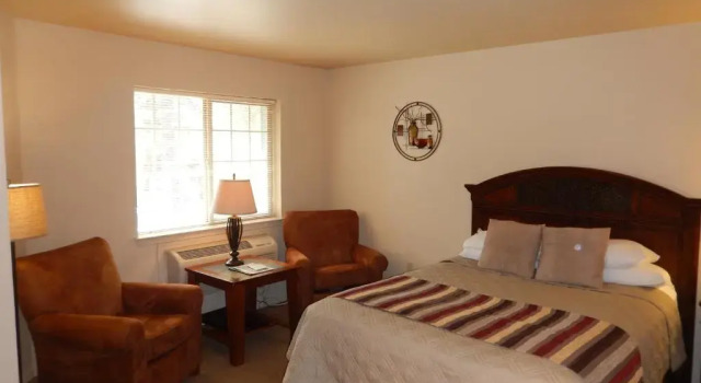 Четырёхместный номер Standard Mount Shasta Resort