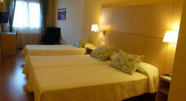 Трёхместный номер Superior Hotel Nice