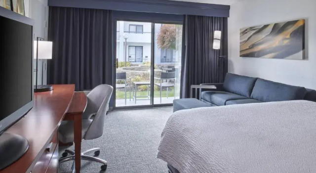Номер Standard Courtyard by Marriott Detroit Troy