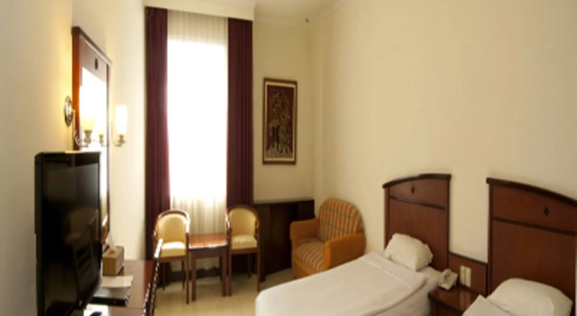 Karlita Hotel Tegal, Prenota Hotel Tegal Central Java