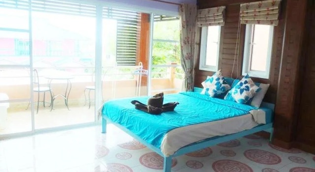 Baan Tonpai Koh Larn