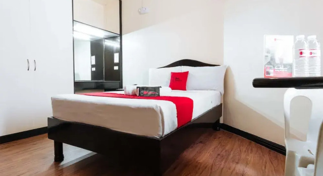 RedDoorz @ Vito Cruz Extension