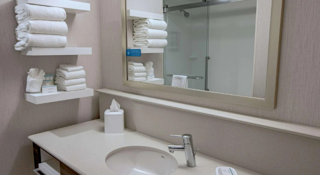 Двухместный люкс Hampton Inn by Hilton Amesbury, MA