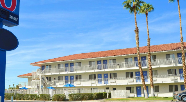 Motel 6-Twentynine Palms, CA, Забронировать Мотель Туэнтинайн-Палмс Joshua Tree National Park