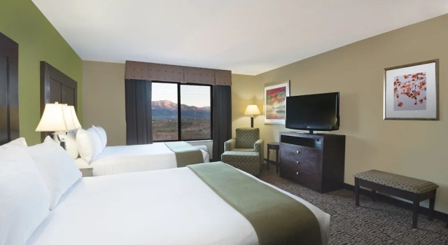 Четырёхместный люкс Holiday Inn Express & Suites Richfield by IHG