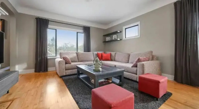 Коттедж Comfy Kitsilano House
