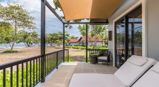 Четырёхместный номер Premier с балконом Dusit Thani Lubi Plantation Resort