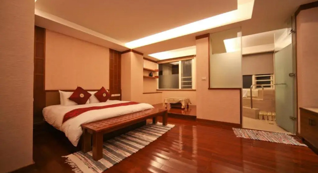 Двухместный номер Deluxe Dongpo Ti Lun Hotel