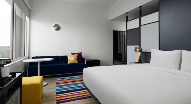 Двухместный номер Standard с видом на озеро Aloft by Marriott Orlando Lake Buena Vista