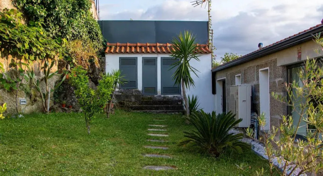 Villa With 3 Bedrooms in Douro, With Wonderful Mountain View, Private, Rezerwuj Willa Hotele w Resende z basenem, Basen