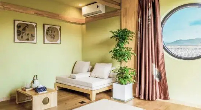 San Yi Homestay, Забронировать Отель Отели Лицзян с парковкой, рядом с Улица Сквер-стрит Древнего города Даянь, Парковка
