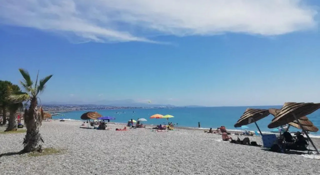 Апартаменты Côte d'Azur joli studio 50m plage, climatisation , parking.