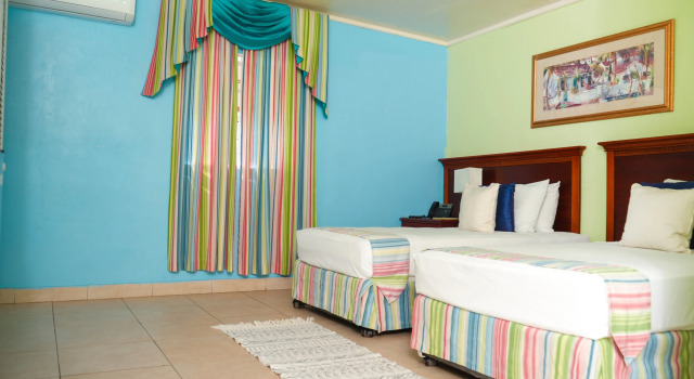 Palm Garden Hotel, Rezervați Hotel Hoteluri în Worthing cu parcare, aproape de Rockley Beach, Parcare