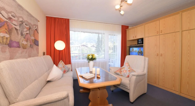 Семейные апартаменты Standard с балконом Familienhotel Kleinwalsertal