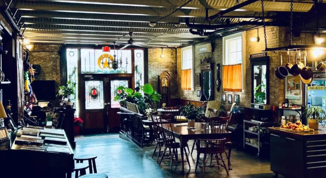 Люкс Deluxe Inn at the Old Jail