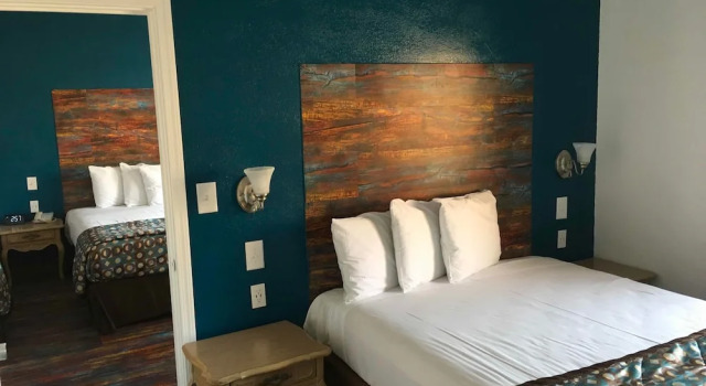 Семейный люкс Anaheim Discovery Inn and Suites